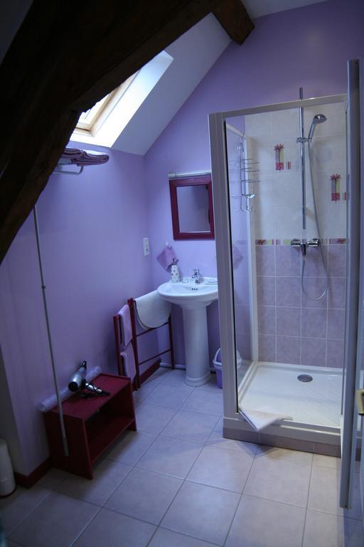 Chambre D'Hotes Du Domaine De La Haute Poignandiere Saint-Germain-de-la-Coudre Ruang foto