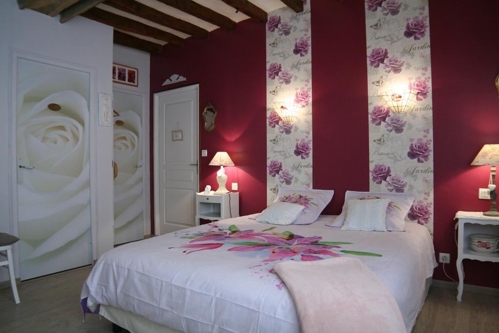 Chambre D'Hotes Du Domaine De La Haute Poignandiere Saint-Germain-de-la-Coudre Ruang foto