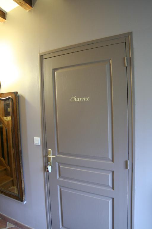 Chambre D'Hotes Du Domaine De La Haute Poignandiere Saint-Germain-de-la-Coudre Ruang foto